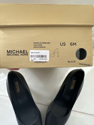 Tacones Michael Kors Negros