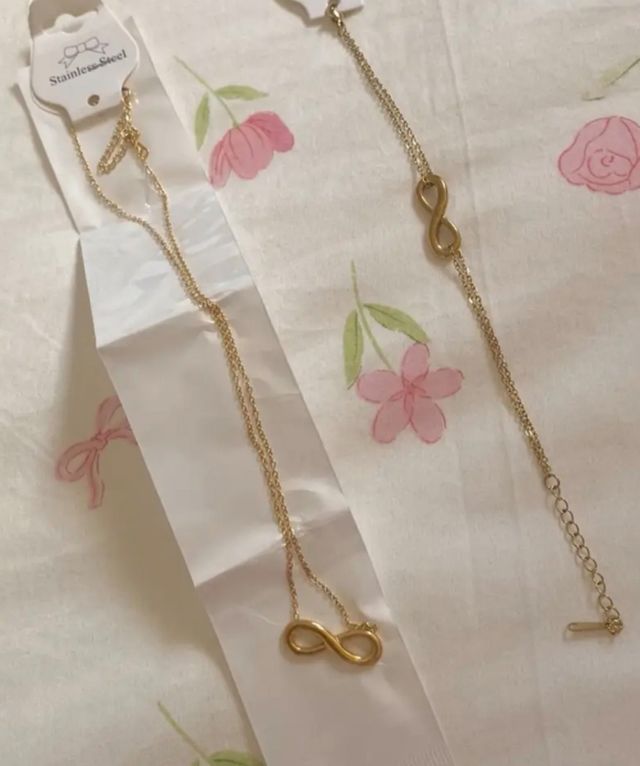 Conjunto collar y pulsera infinito