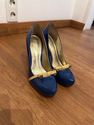 Tacones Guess Azul y Beige Talla 38