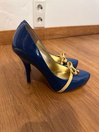Tacones Guess Azul y Beige Talla 38