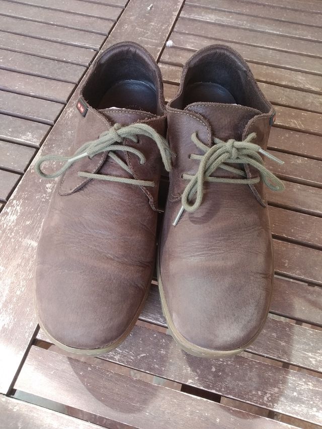 Zapatos de cuero marrón ON FOOT T-43