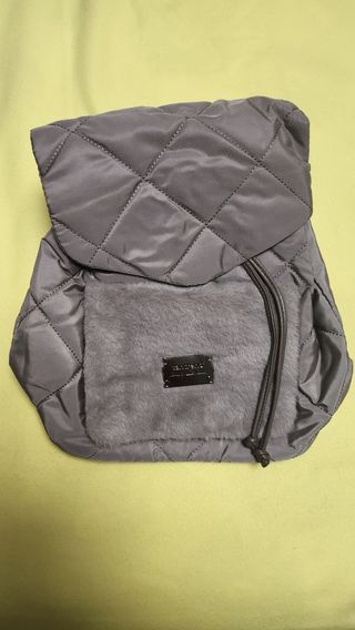 Mochila Tantrend gris pelo y nylon
