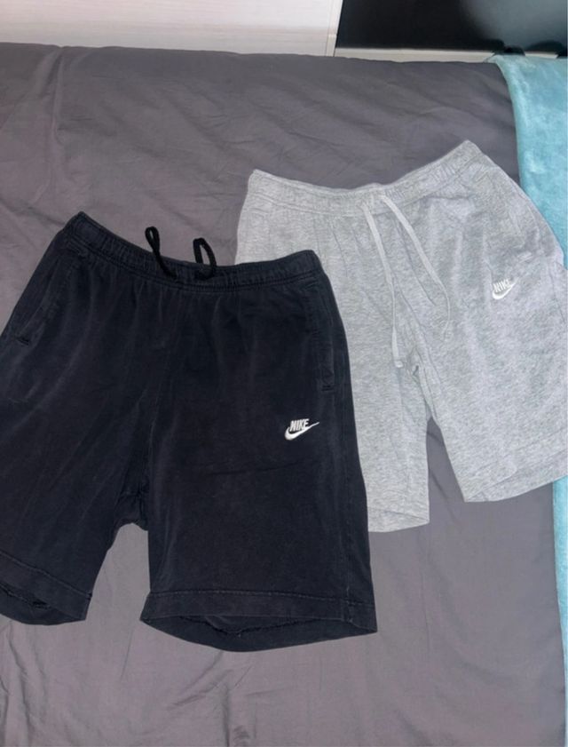 Pantalones cortos Nike negros y grises