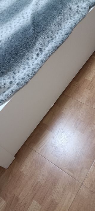 Estantería de dormitorio, cama ,armario