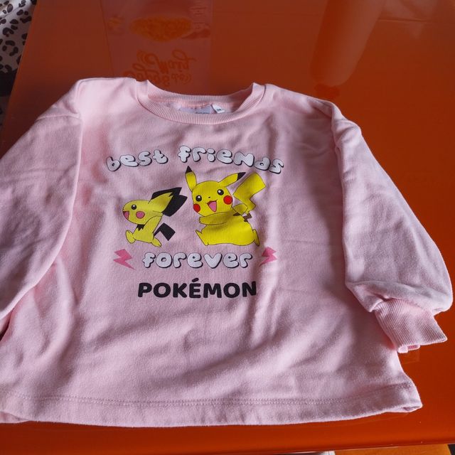 Sudadera pokemon en buen estado
