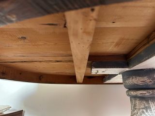 Mesa rústica de madera