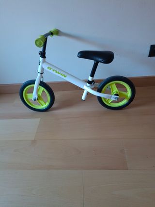 Bicicleta infantil B'TWIN blanca y verde