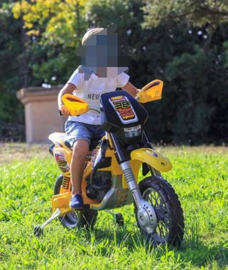 Moto eléctrica de niño 12V