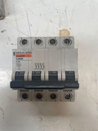Merlin Gerin Multi 9 C60N Interruptor