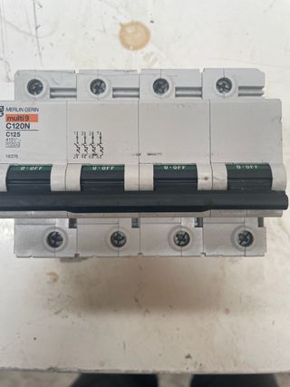 Merlin Gerin C120N Interruptor Magnetotérmico