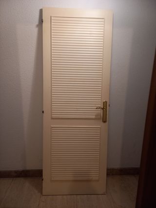Puerta madera lacada blanco roto 
73 cm x 203 cm