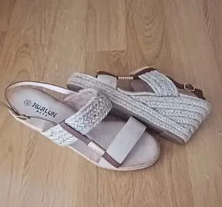 Sandalias de  yute Beige Talla 40 A ESTRENAR. 