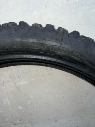 MICHELIN ENDURO MEDIUM 90 - 100 / 21
