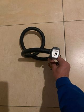 Candado para moto en buen estado