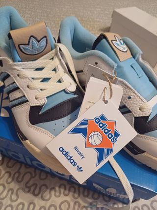 Adidas Rivalry Low Blancas y Azules