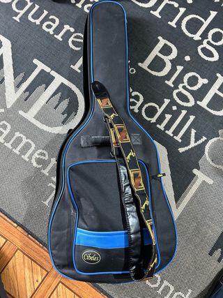 Guitarra electroacústica J. Alvarez AV-50B Fishman