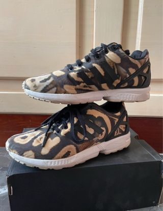 Zapatillas Adidas Estampadas Beige y Marrón