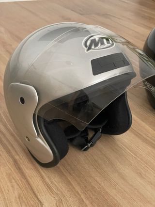 Casco de moto negro TAKACHI  casco de moto gris MT