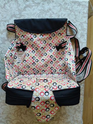 Silla bebé portátil * Le falta la esponja de base*