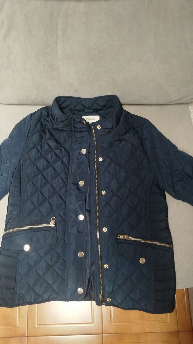 Chaqueta Zara Girls acolchada azul marino