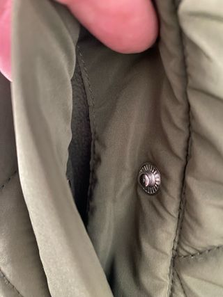 Chaleco acolchado Stradivarius verde caqui