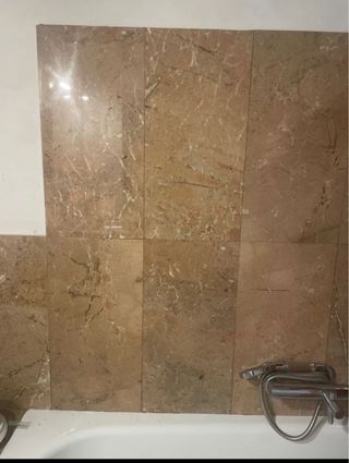 Azulejos Mármol Baño y Bañera Roca