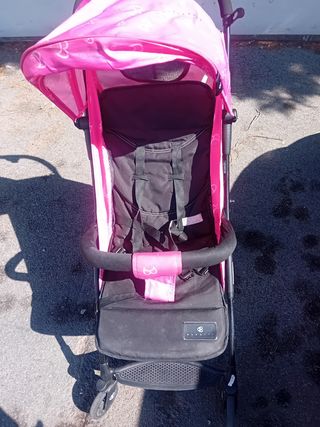 Passeggino rosa e nero