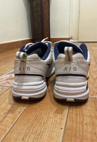 Nike Air Monarch Blancas