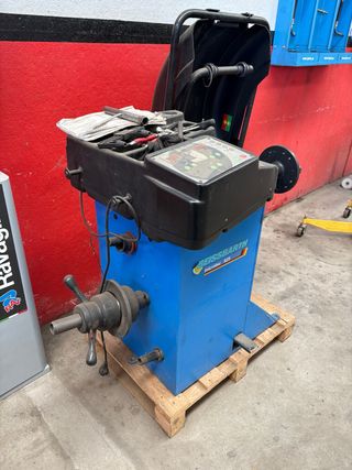 Equilibradora Beissbarth Microtec 825