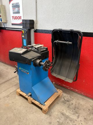 Equilibradora Beissbarth Microtec 825