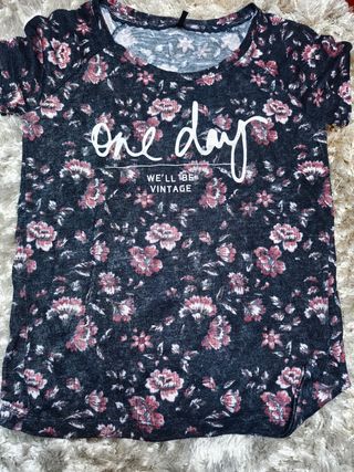 Camiseta floral one day