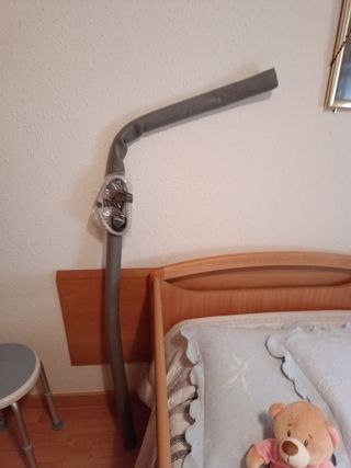 Cama articulada tipo hospital