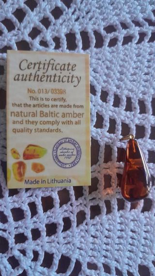 Colgante de ámbar báltico en engarce en oro 14k