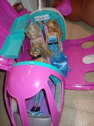 Avión y Muñecas Barbie