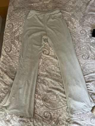 Pantalones chandal estilo campana