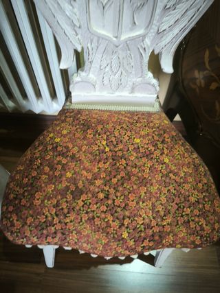 Silla decorativa estilo antiguo