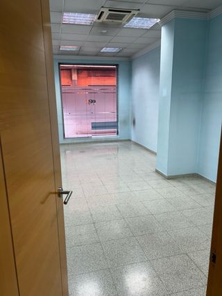 Se alquila / vende bajo comercial para negocio