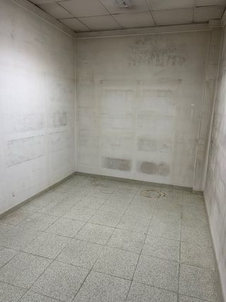 Se alquila / vende bajo comercial para negocio