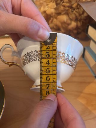 Taza de té y platillo de porcelana fina inglesa