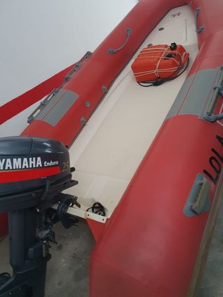 Barca-lancha neumática semirrígida