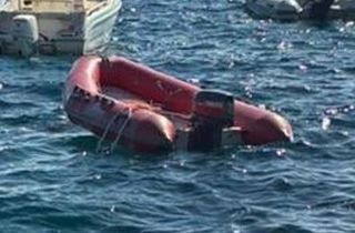 Barca-lancha neumática semirrígida