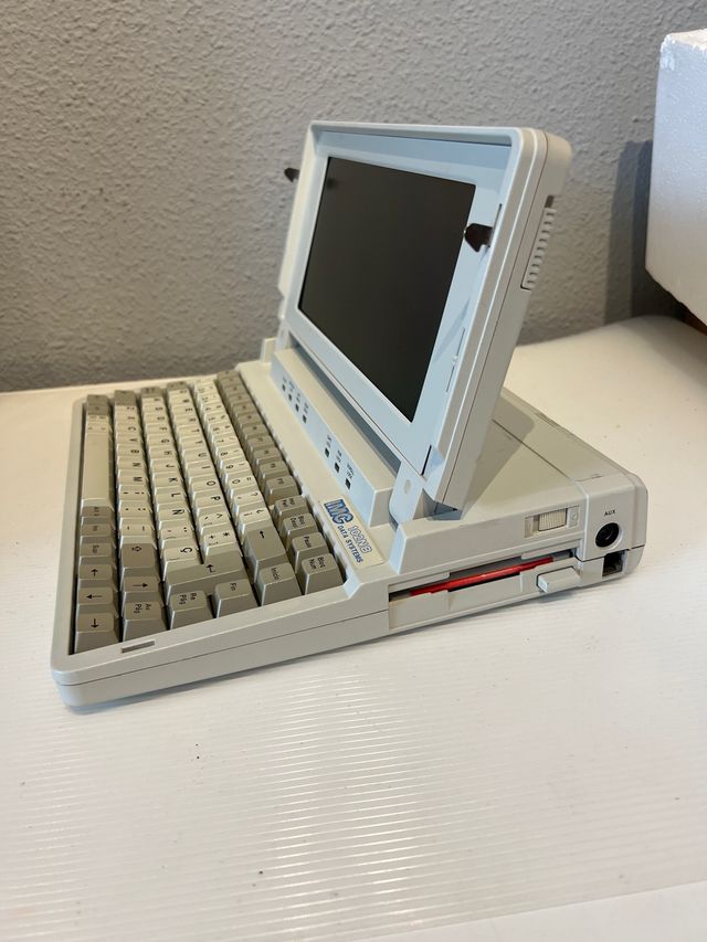 Computer portatile vintage IBM IMC 102NB