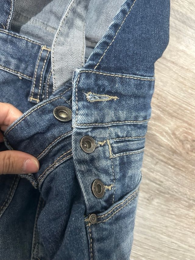 Mono corto vaquero Stradivarius Talla 36