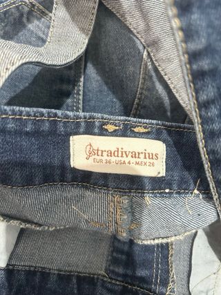 Mono corto vaquero Stradivarius Talla 36