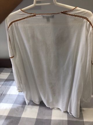 Blusa Cortefiel bordada blanca