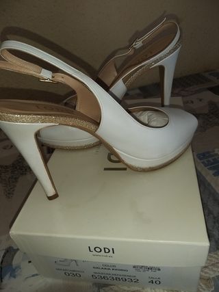 Zapatos de tacón LODI blancos y dorados