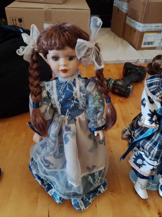 Muñeca de porcelana vintage