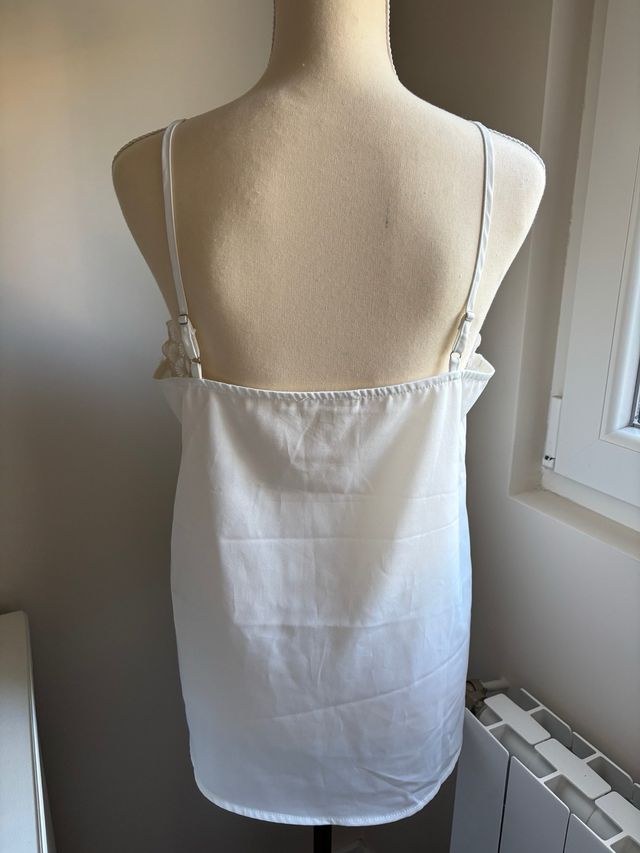 Camisa de tirantes blanca con encaje