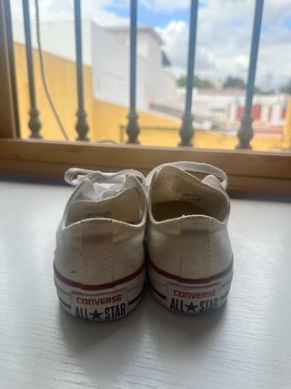 Converse blancas bajas