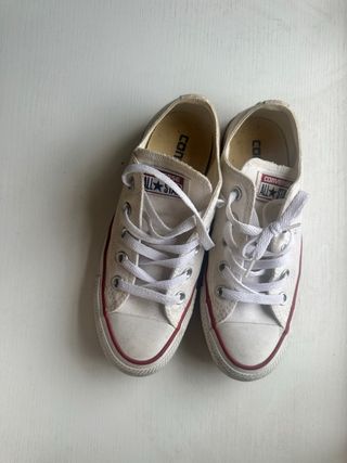 Converse blancas bajas